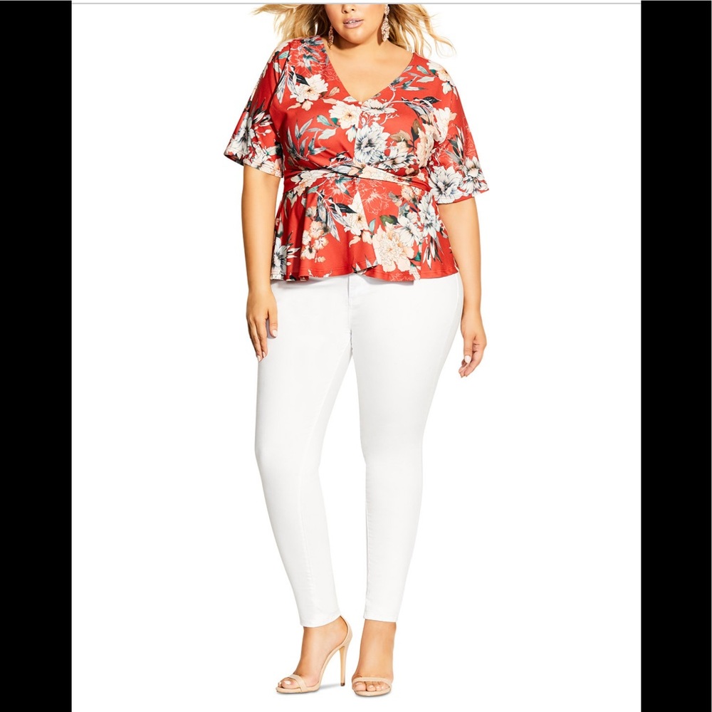 🆕City Chic Twist Front top.
